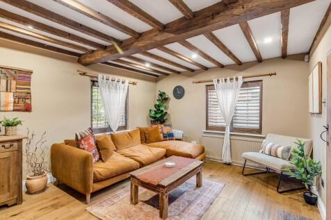 Living room 3