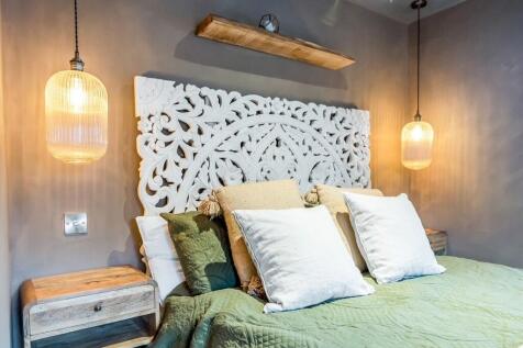 Bedroom 1b