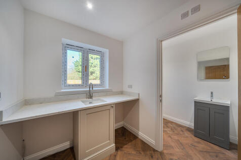 1382618-12-69258f...