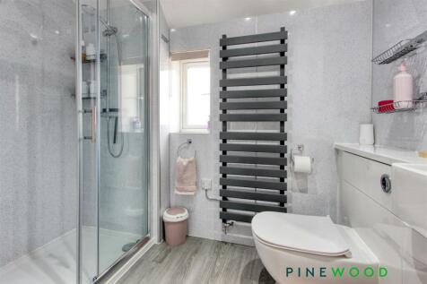 ENSUITE SHOWER ROOM