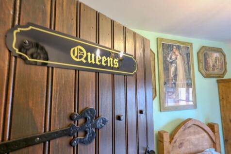 The Good knight - queen&#39;s&#39; bedroom - bedroom one