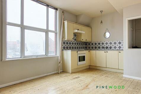 KITCHEN/LIVING ROOM