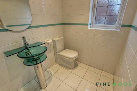 GROUND FLOOR WC