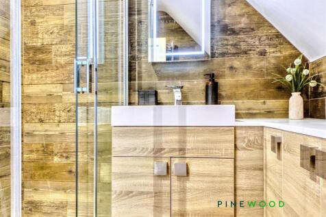 BEDOOM ONE - ENSUITE SHOWER ROOM
