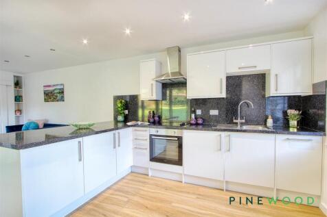 ANNEXE - KITCHEN/LIVING ROOM