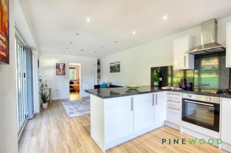 ANNEXE - KITCHEN/LIVING ROOM