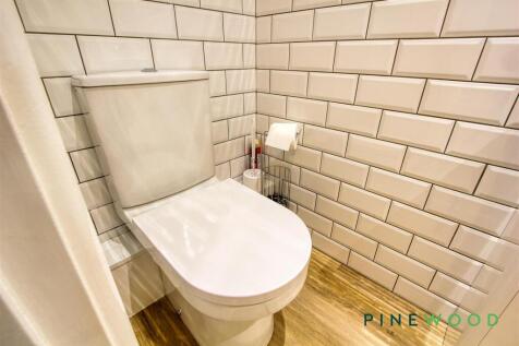 ANNEXE - BATHROOM