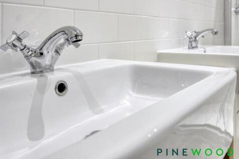 ENSUITE - PLEASE NOTE THIS IS N0 8