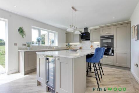 KITCHEN DINER-FAMILY ROOM