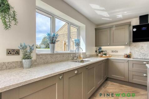 KITCHEN DINER-FAMILY ROOM