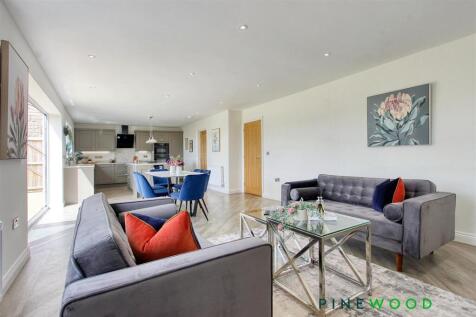 KITCHEN DINER-FAMILY ROOM