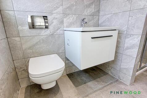 ENSUITE SHOWER ROOM