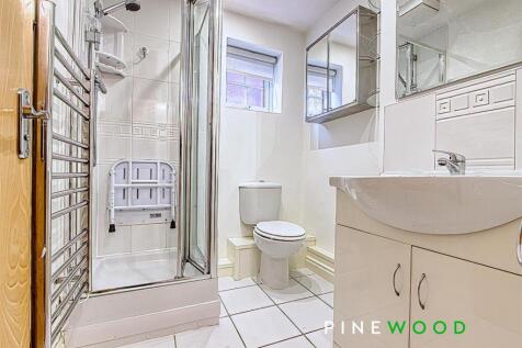 ENSUITE SHOWER ROOM