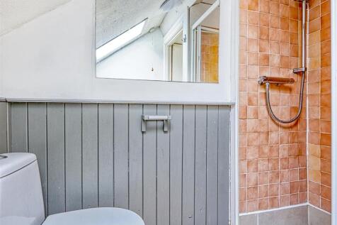 ensuite shower room -bed 1