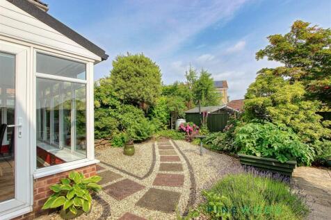 REAR  GARDEN