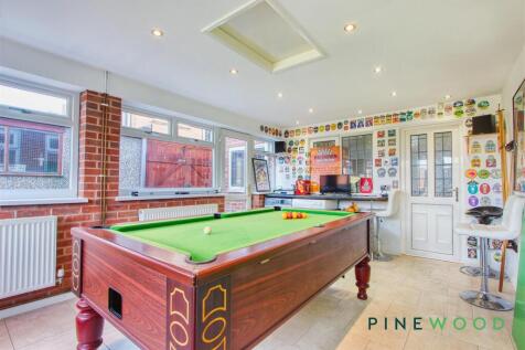 CONSERVATORY / GARDEN ROOM