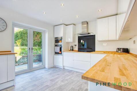 KITCHEN / DINER