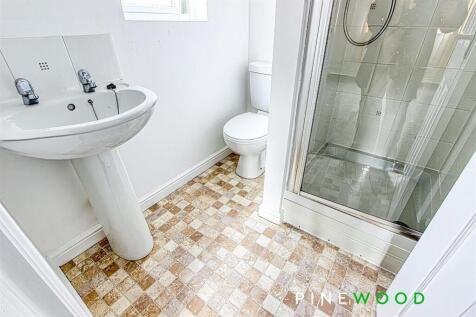 ENSUITE SHOWER ROOM