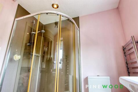 ENSUITE SHOWER ROOM