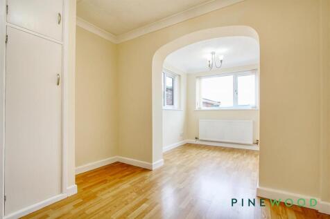 DINING ROOM / SUN ROOM