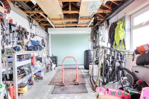 SINGLE GARAGE