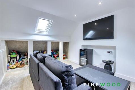 LOFT ROOM