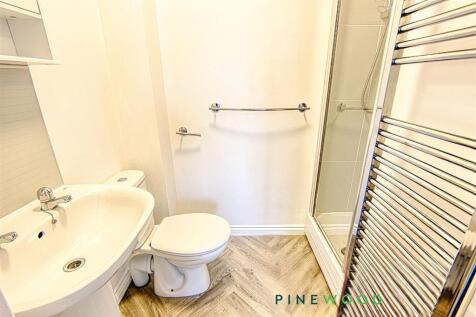 ENSUITE SHOWER ROOM