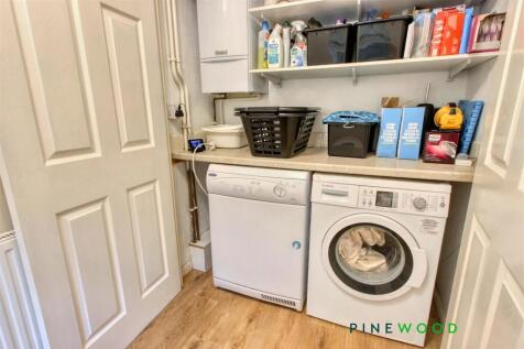WC/UTILITY CUPBOARD