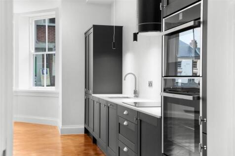 KITCHEN/LIVING AREA