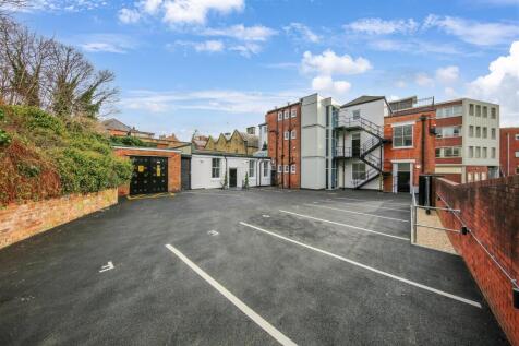 COMMUNAL CAR PARK