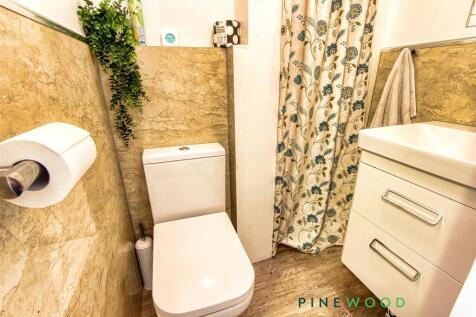 WC TO NAIL/BEAUTY SALON