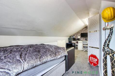 LOFT ROOM