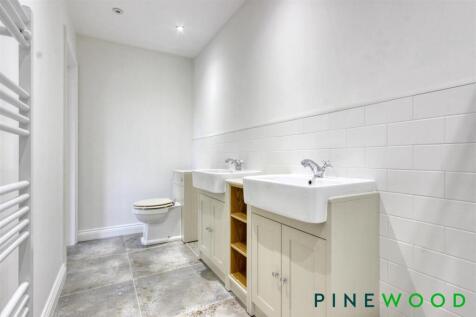 ENSUITE - PLEASE NOTE THIS IS N0 8