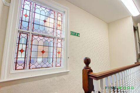 LANDING WINDOW