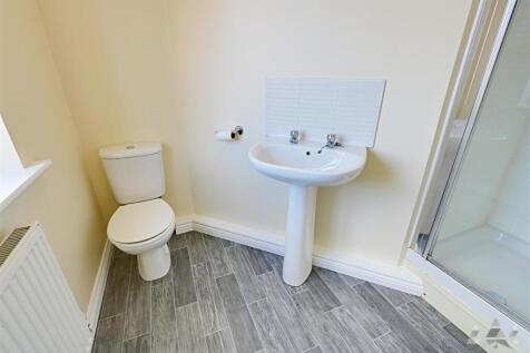 ENSUITE SHOWER ROOM