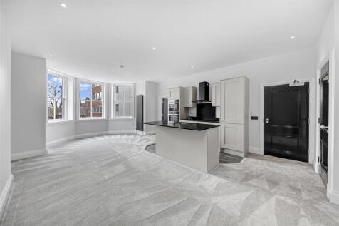 Kitchen Lounge Area