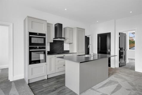 Kitchen Lounge Area