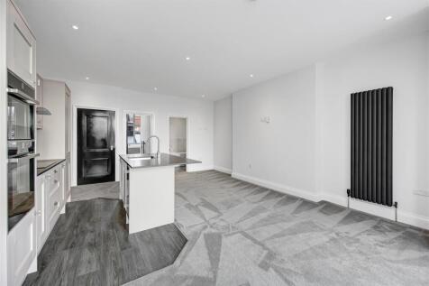 Kitchen Lounge Area