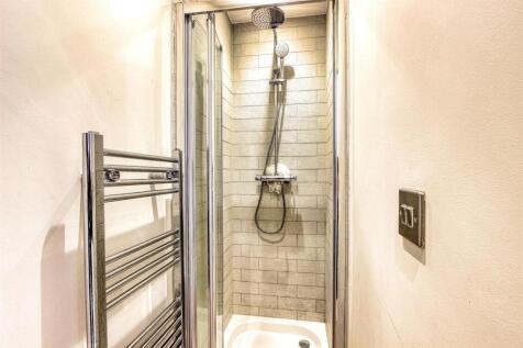 SHOWER IN BED 1