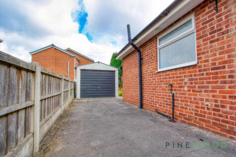 Driveway / Single Garage