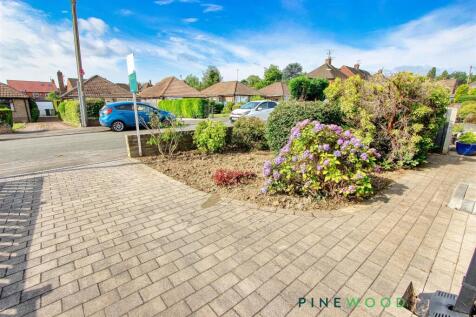 FRONT  DRIVEWAY