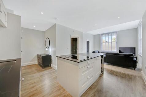 kitchen/living room