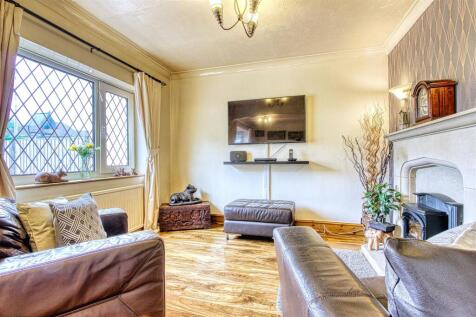 LOUNGE/FAMILY ROOM