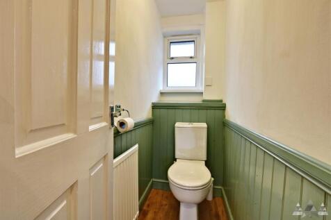 Downstairs WC/Cloakroom