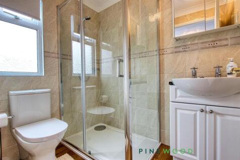 ENSUITE SHOWER ROOM