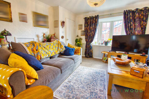 Dining Room / Living Room