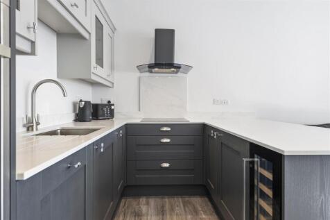BREAKFAST KITCHEN AREA