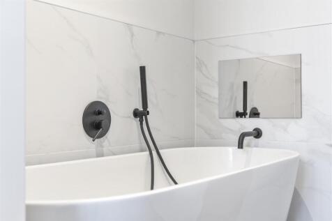 ENSUITE BEDROOM ONE