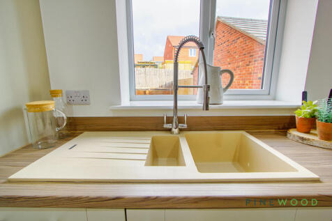 Kitchen / Breakfast Room