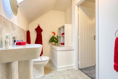 Ensuite to Bedroom One